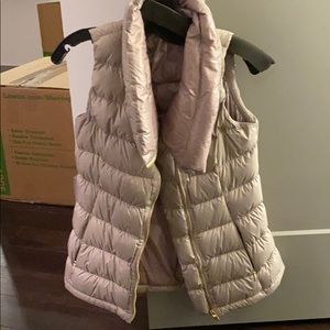 Athleta puffer vest